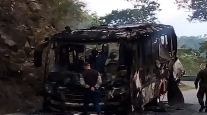 Quema de un bus en Ituango, Antioquia.