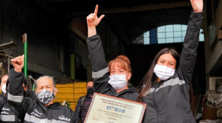 Postobón ayuda a reconstruir bodega de reciclaje Postobón ayuda a reconstruir bodega de reciclaje