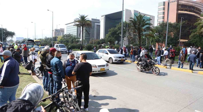 Protestas en Bogotá / Dueños de buses provisionales del SITP