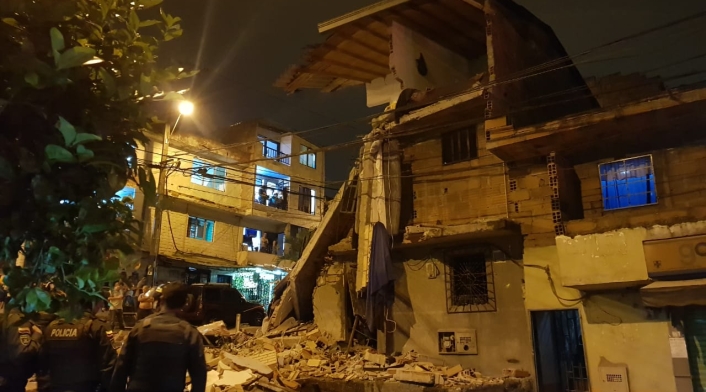 Explosión provocó el desplome de una vivienda de tres pisos el barrio Robledo de Medellín
