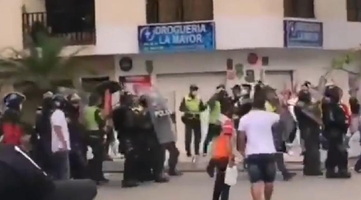 Siguen bloqueos
