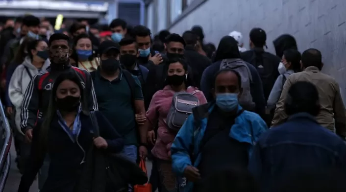 Aglomeración en Transmilenio en medio de tercer pico de coronavirus