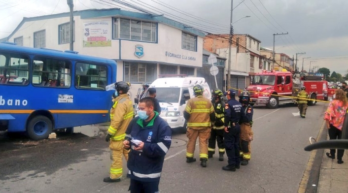Bus del SITP choca contra una vivienda en Bogotá
