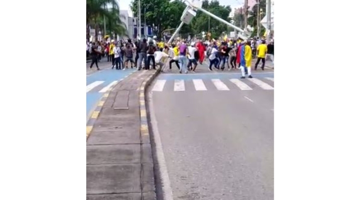 Protestas en Cali terminaron en actos vandálicos