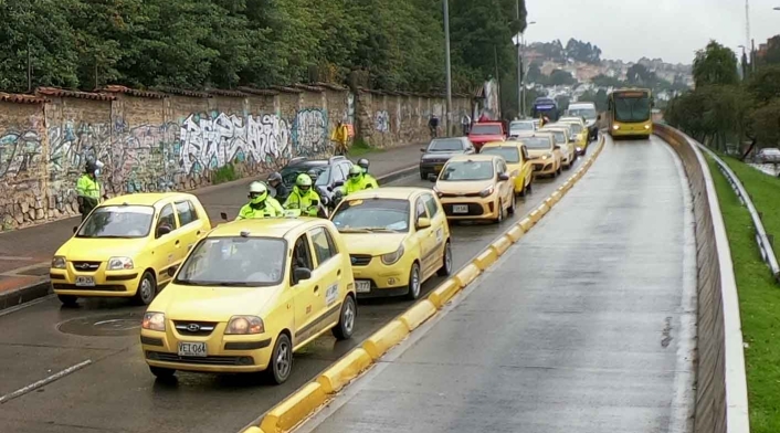 Taxistas: plan tortuga en Bogotá