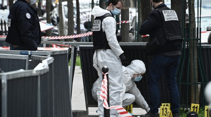 Tiroteo frente a un hospital de París