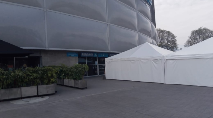 Puesto de vacunación anticovid, en el Movistar Arena de Bogotá.