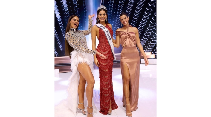 Andrea Meza, Miss Universo 2020 junto a Paulina Vega