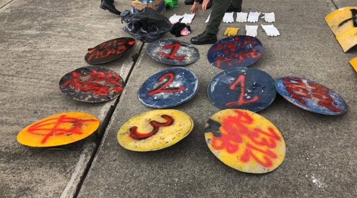 Elementos de manifestantes primera línea Elementos de manifestantes primera línea