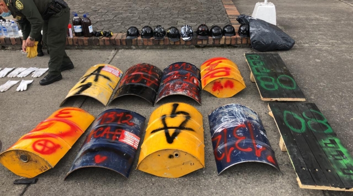 Elementos de manifestantes primera línea Elementos de manifestantes primera línea