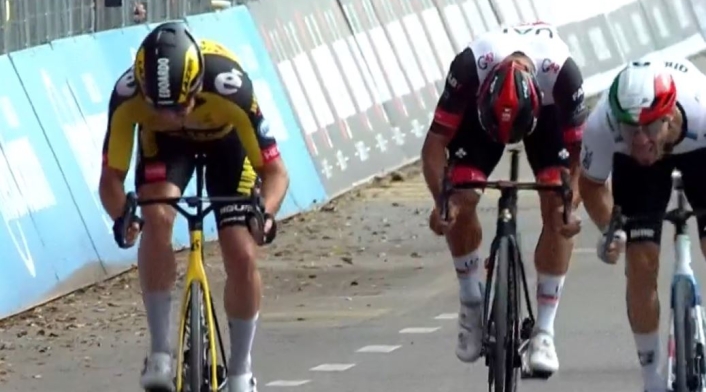 Fernando Gaviria sin sillín