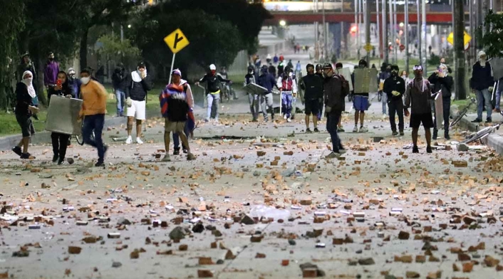 ENFRENTAMIENTOS ENTRE MANIFESTANTES Y POLICIA DEL ESMAD EN SOACHA