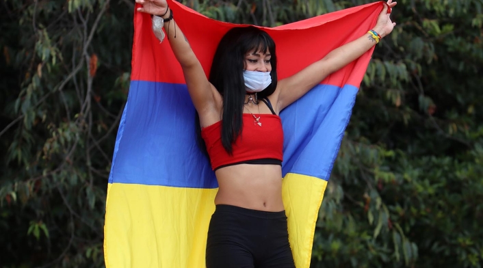 Más de 200 porristas protestan por falta de inversión al deporte en Bogotá