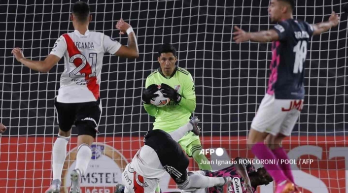 River Plate Vs. Santa Fe