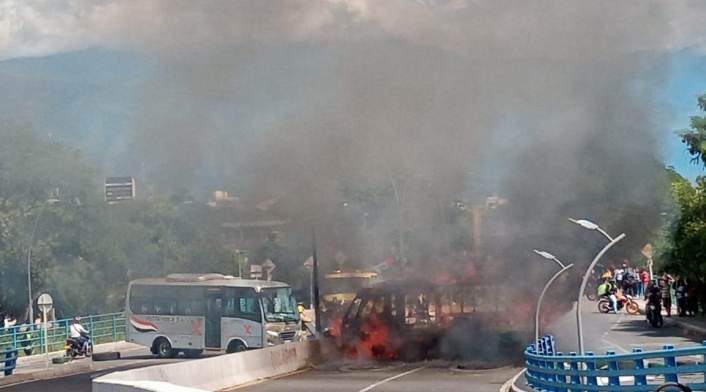Bus Incinerado