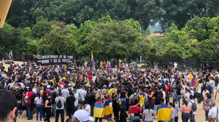 Referencia marchas en Medellín.