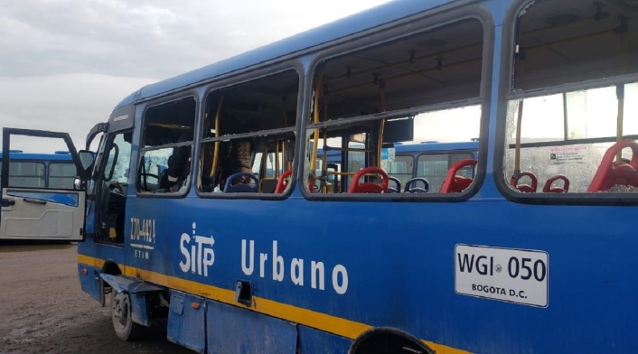Vandalismo contra Transmilenio en Bogotá afectó unos 800 buses
