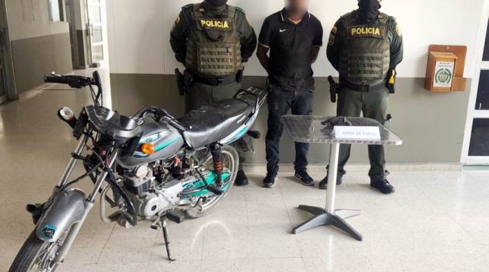 Puesto a disposición de la Fiscalía General de la Nación, por los delitos de homicidio,