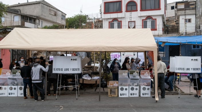 Puesto de votación en Tijuana
