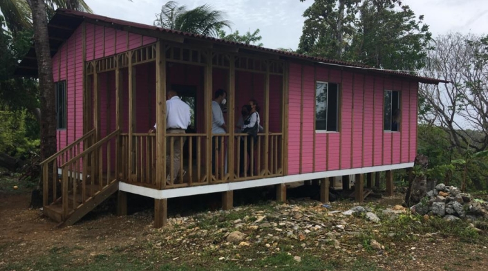 Una de las casas que entregó Postobón en San Andrés