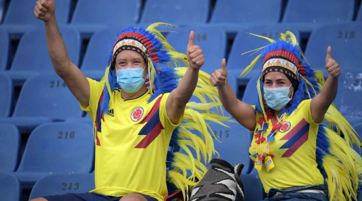 Hinchas Colombia Vs. Argentina