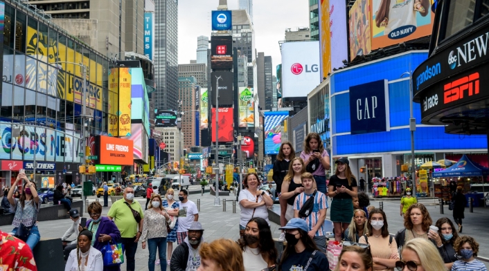 Nueva York levanta restricciones por covid-19