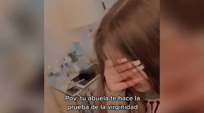 Prueba de virginidad de la abuela con un cordón Prueba de virginidad de la abuela con un cordón