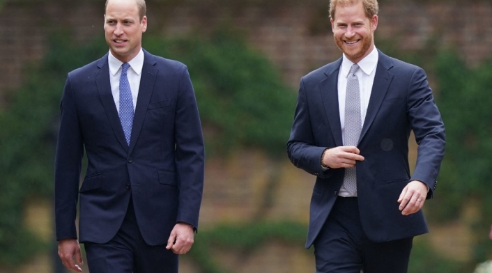 Príncipes William y Harry Príncipes William y Harry