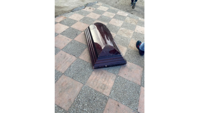 Ataúdes usados en disturbios en Bogotá como escudo
