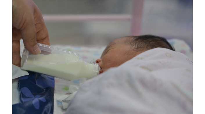 Bebé es salvado por su mamá en China de morir