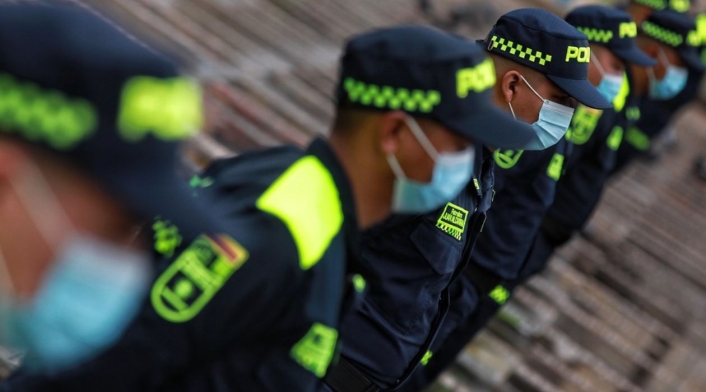 codigo de policia en colombia tenderos obligados a prestar baño