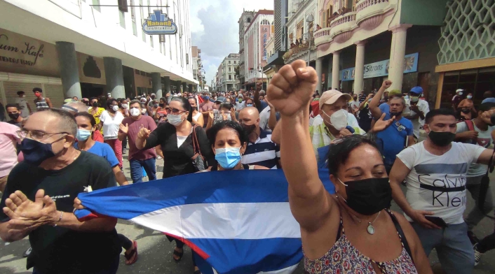 Cuba: Multitudinaria protesta antigubernamental en un pueblo
