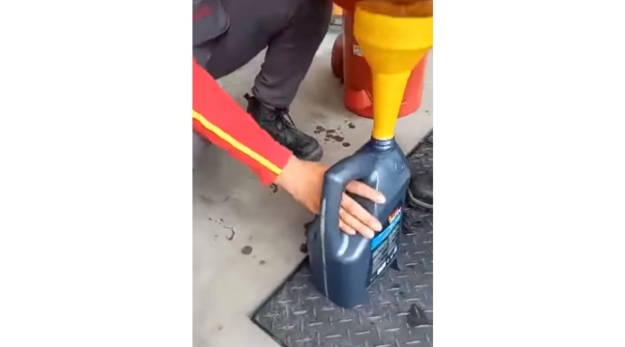 Hombre denuncia que lo estafaron en una estación de gasolina