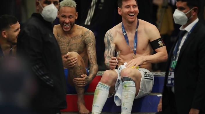 Neymar, Messi y Paredes