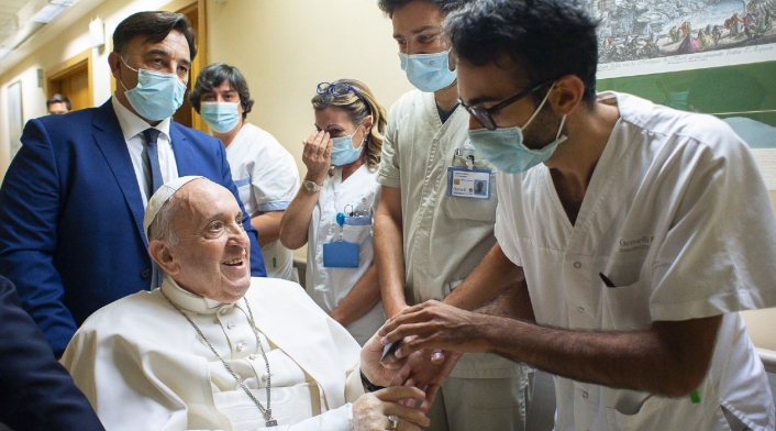 Papa Francisco hospitalizado