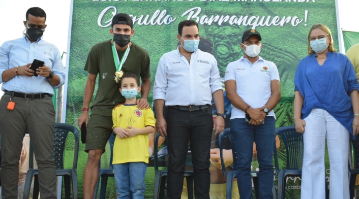 Con bombos y platillos los barranqueros rindieron homenaje al jugador guajiro