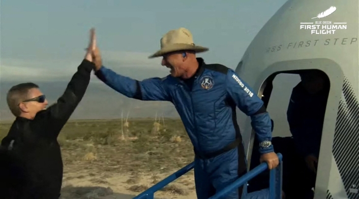 Jeff Bezos viaja al espacio