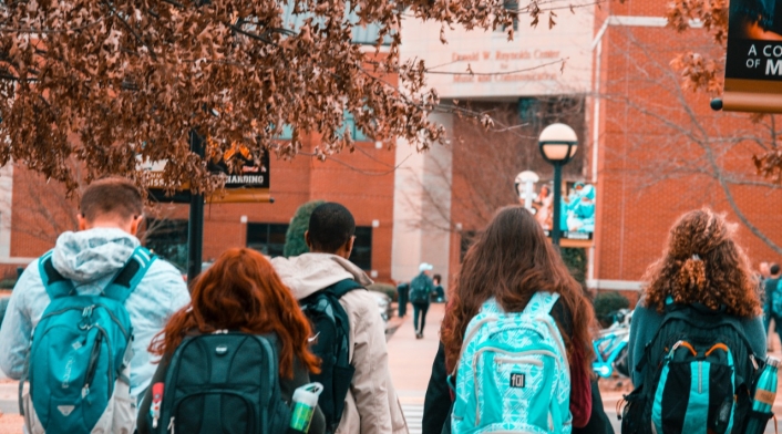 Abiertas líneas de crédito 'Tú Eliges Mediano Plazo' para estudiantes de pregrado