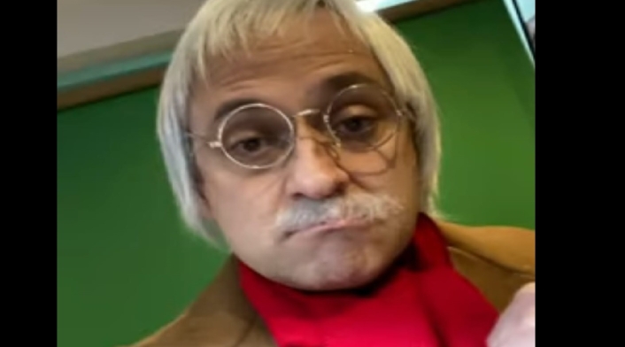 Doctor Chapatín, interpretado por Lalo España Doctor Chapatín, interpretado por Lalo España