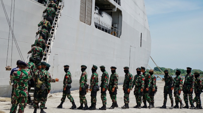 Ejército de Indonesia exige pruebas de virginidad a mujeres