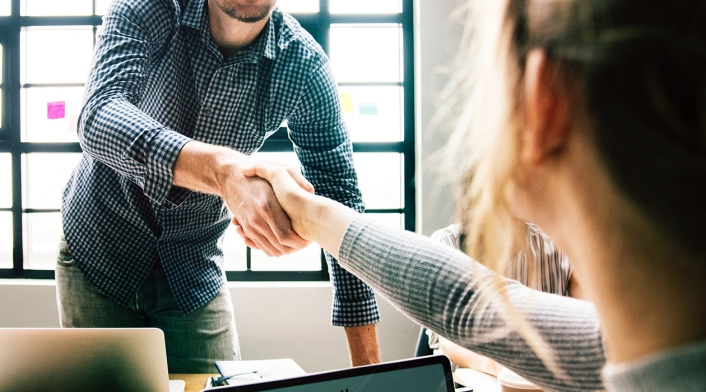 Entrevista de trabajo y contratación Entrevista de trabajo y contratación