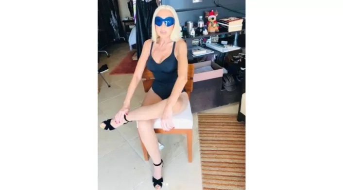 Laura Bozzo, en vestido de baño a sus 70 años