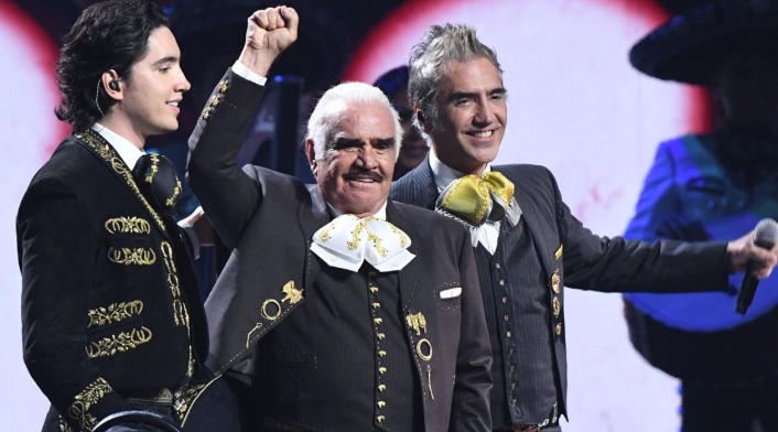 Alex Fernández, Vicente Fernández y Alejandro Fernández en los Latin Grammy