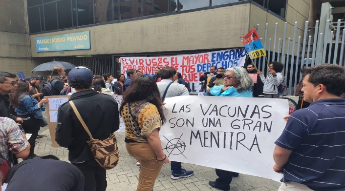 Planton contra vacuna