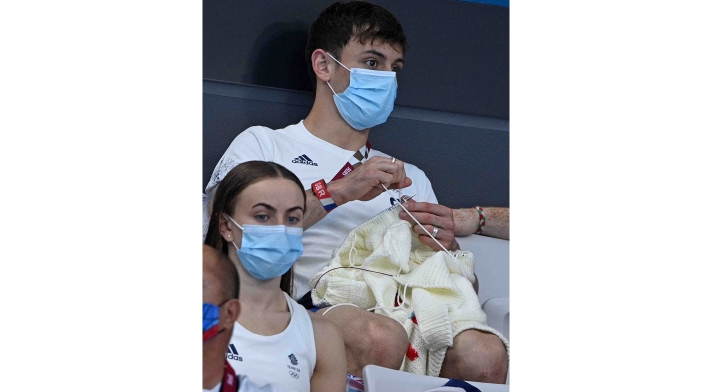 Tom Daley tejiendo en Juegos Olímpicos
