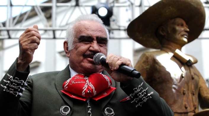 Vicente Fernández hospitalizado en México muy grave Vicente Fernández hospitalizado en México muy grave