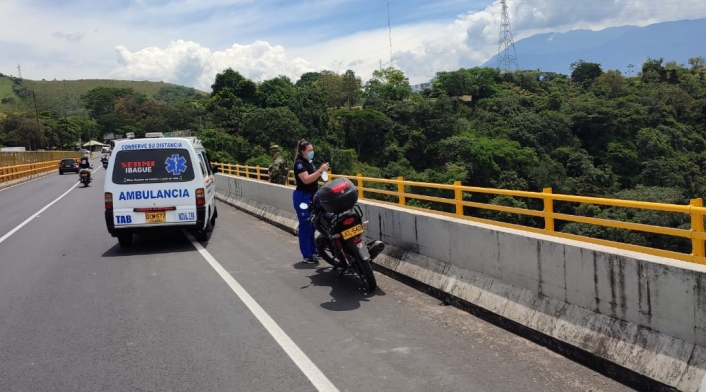Mujer se lanza de puente en Ibagué Mujer se lanza de puente en Ibagué