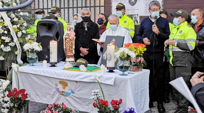 PLANTÓN POLICÍA ASESINADO
