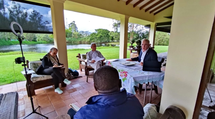 Reunión del padre Francisco de Roux y Álvaro Uribe