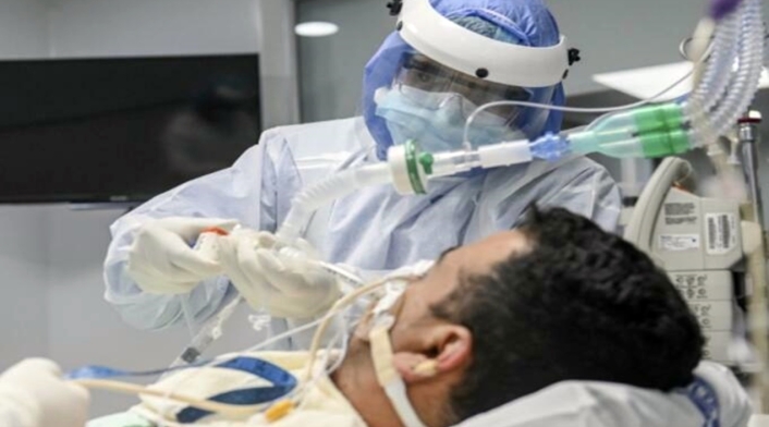 Pacientes Covid esperan una cama UCI